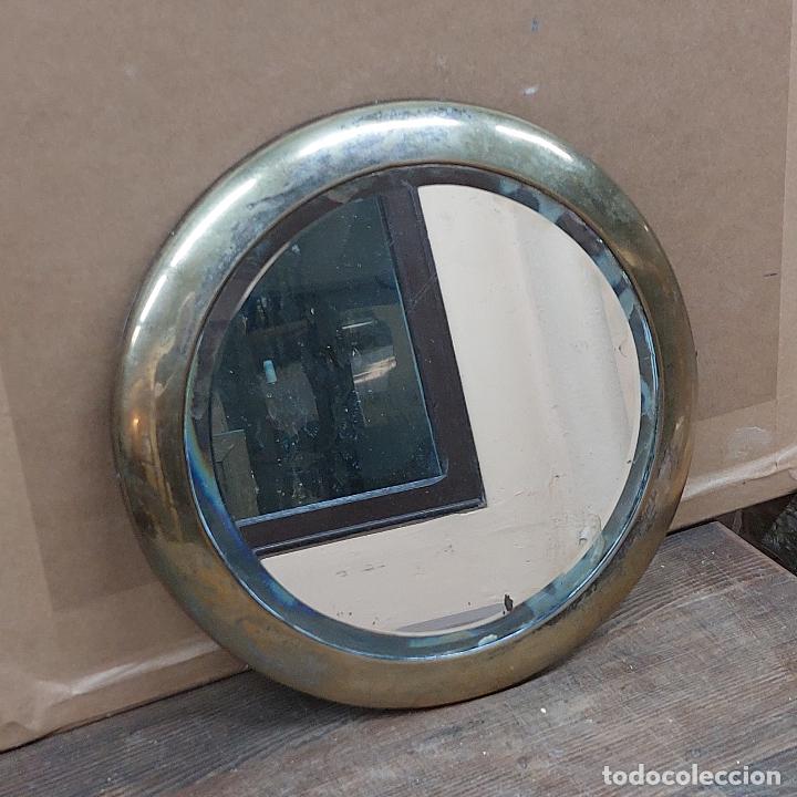 Antig&uuml;edades: ANTIGUO ESPEJO BISELADO, MARCO DE LAT&Oacute;N. - Foto 2