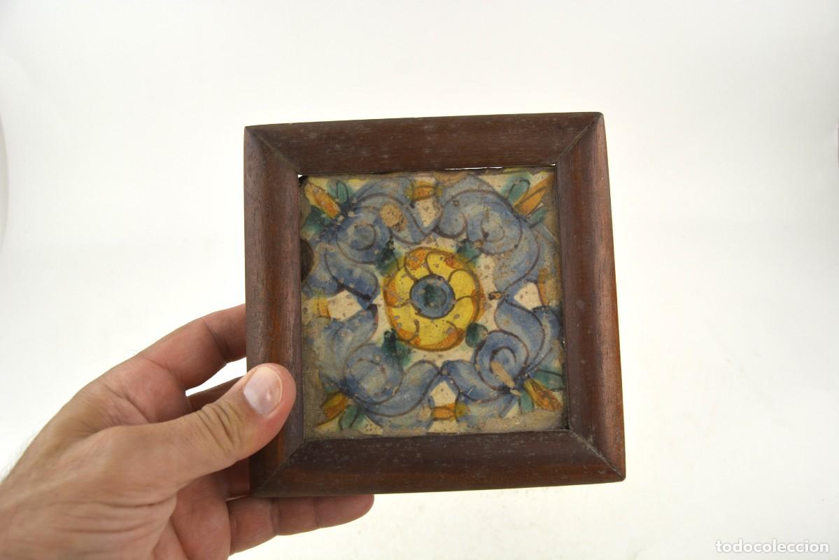 Antig&uuml;edades: Azulejo antiguo enmarcado. - Foto 1