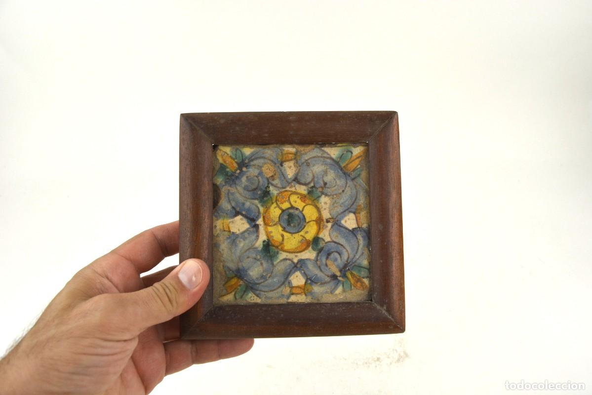 Antig&uuml;edades: Azulejo antiguo enmarcado. - Foto 2