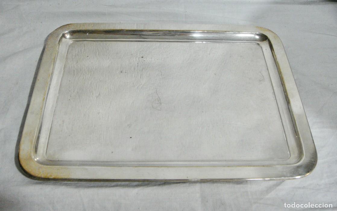 Antig&uuml;edades: Bandeja rectangular &bull; Metal plateado liso &bull; ca. 1950&ndash;1970 - Foto 1