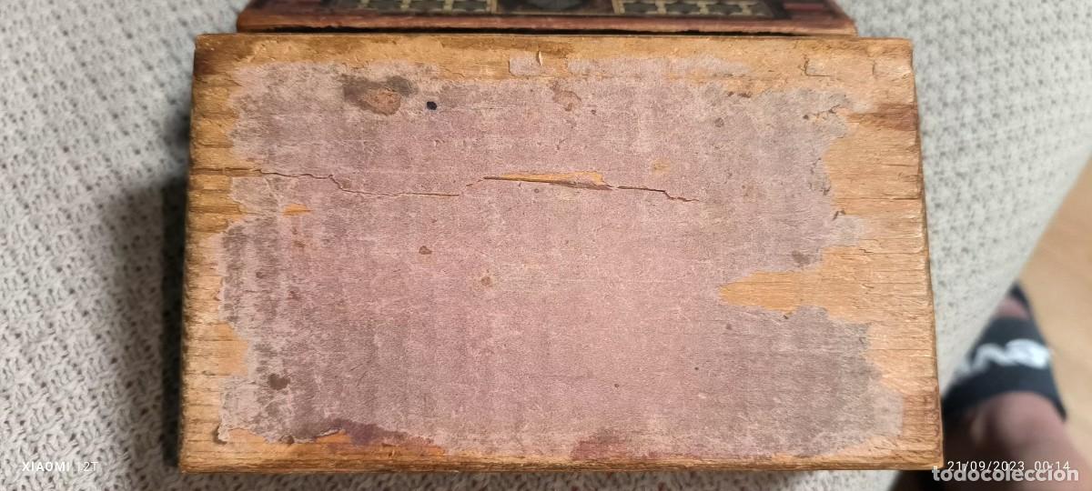 Antig&uuml;edades: ANTIGUA CAJA HUCHA DE MADERA - Foto 2