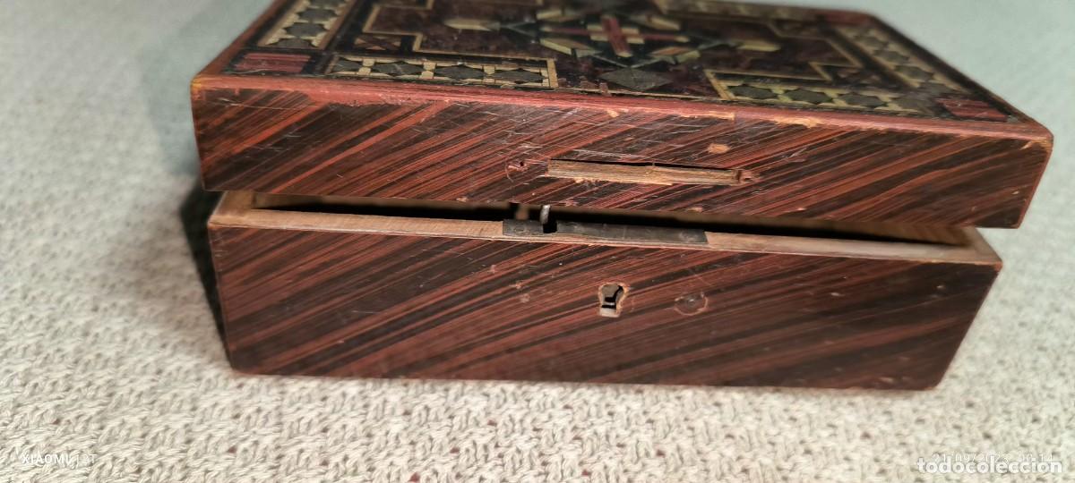 Antig&uuml;edades: ANTIGUA CAJA HUCHA DE MADERA - Foto 5