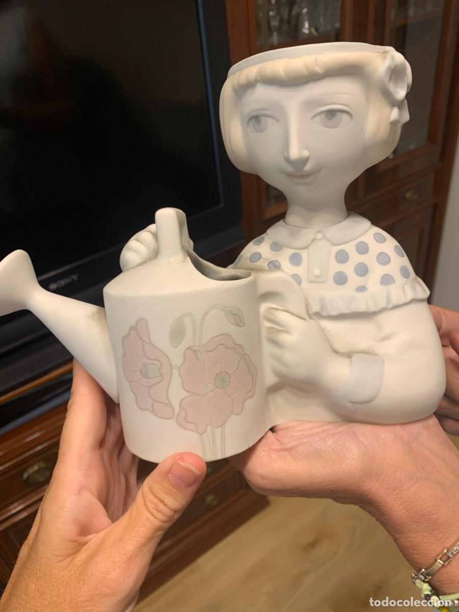 Antig&uuml;edades: Figura Lladro ni&ntilde;a regadera - Foto 1