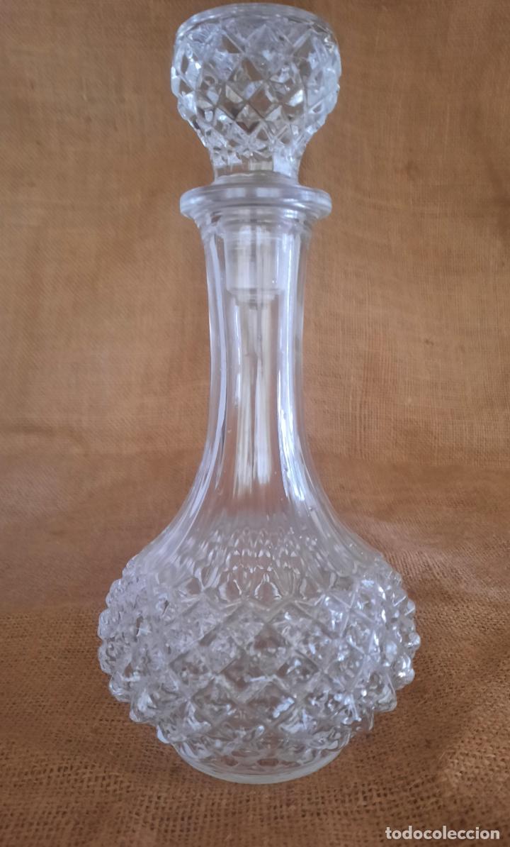 Antig&uuml;edades: BOTELLA LICORERA (500 c.c.) CON 6 CHUPITOS. - Foto 2