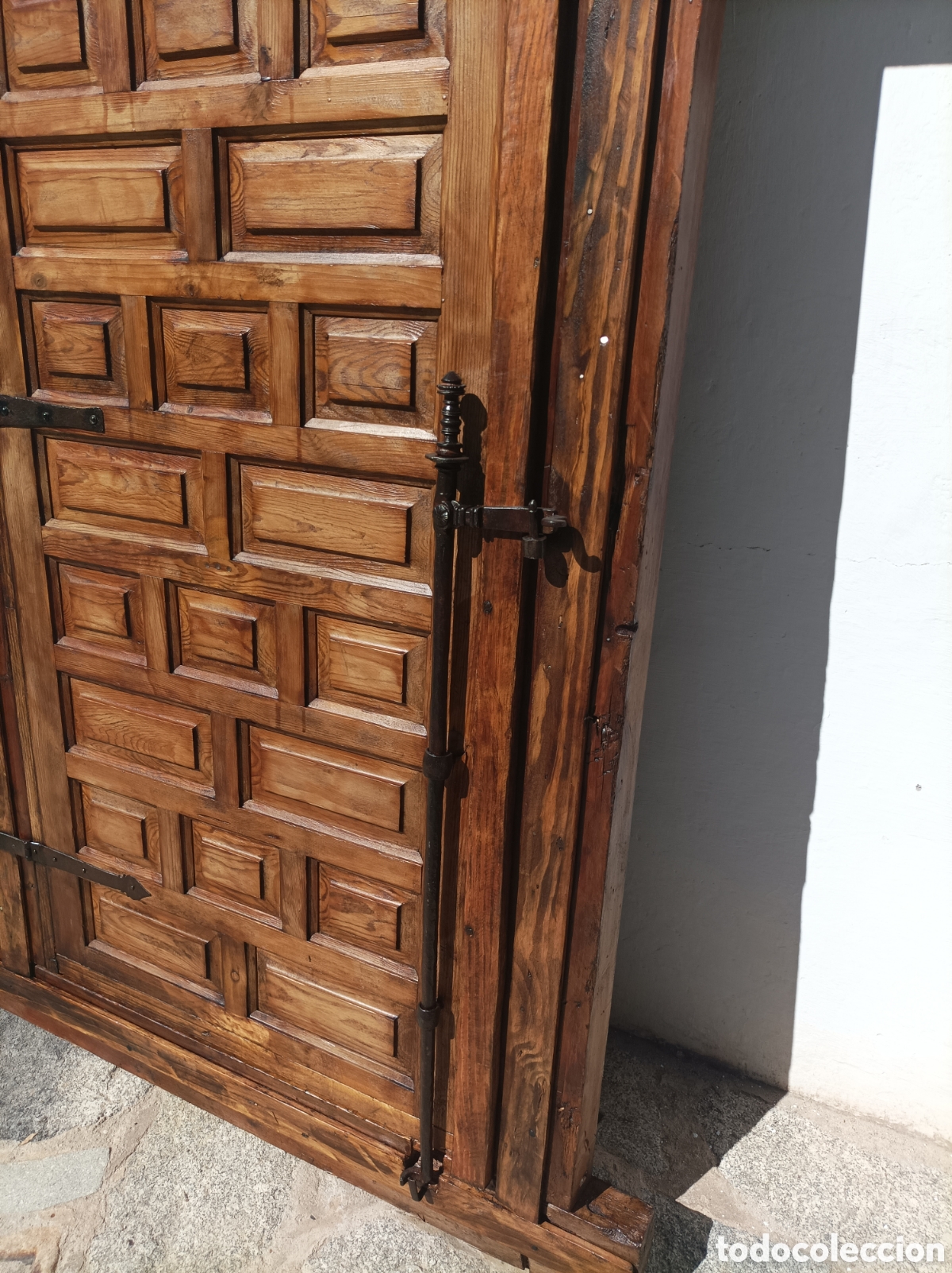 Antig&uuml;edades: Reja antig&uuml;a de forja y madera - Foto 5