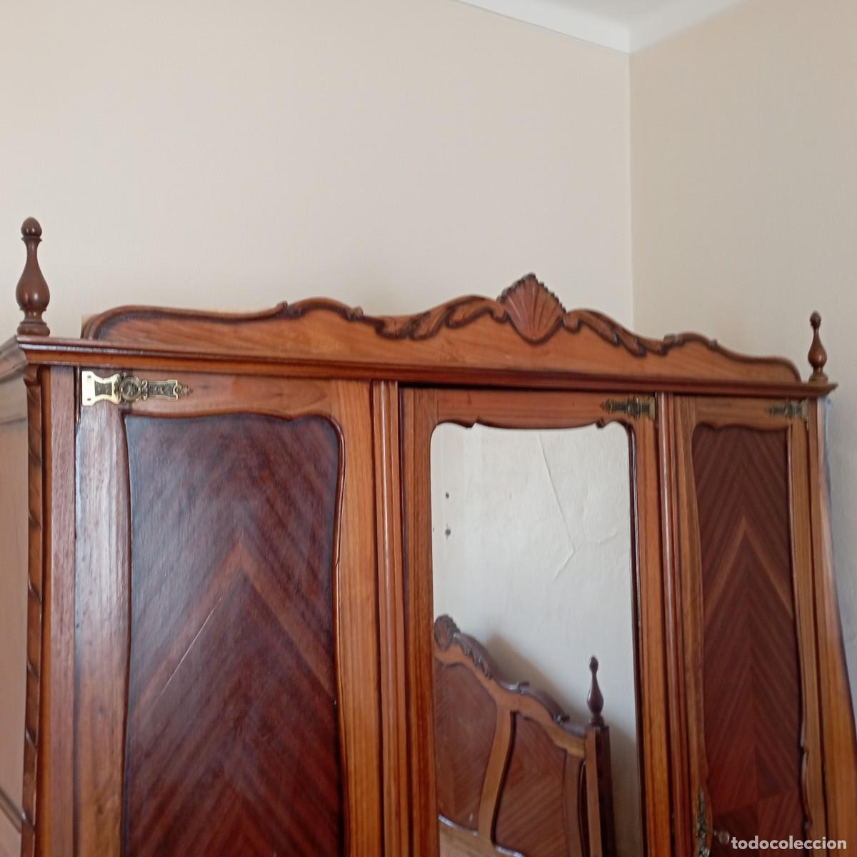 Antig&uuml;edades: armario de madera antigua - Foto 3