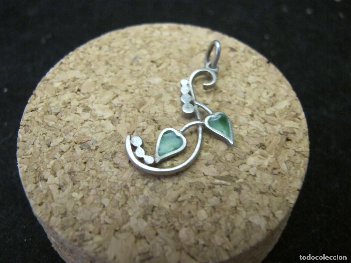 Antig&uuml;edades: Colgante de plata y esmalte. - Foto 2