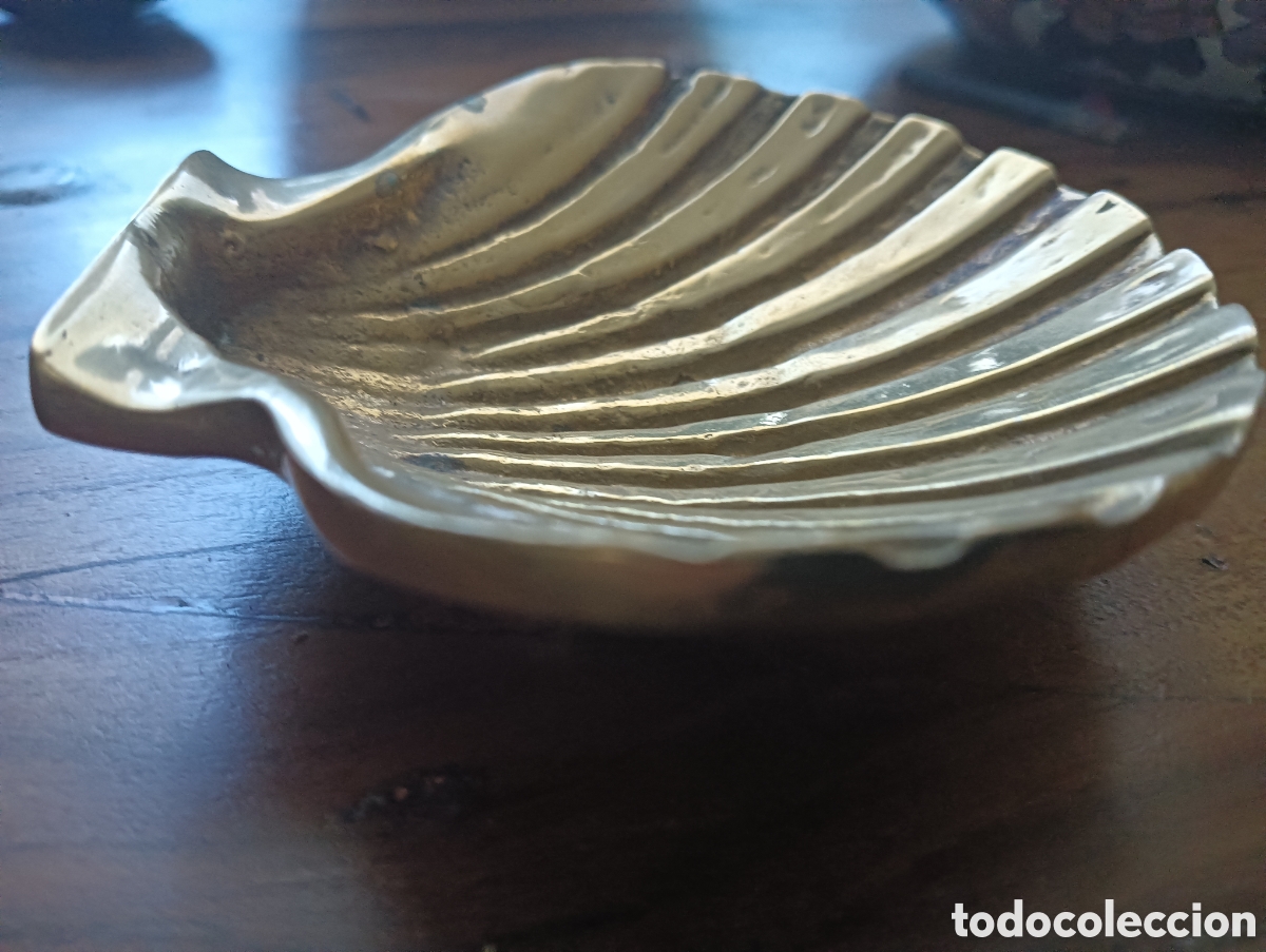 Antig&uuml;edades: 2 Conchas de bronce - Foto 2