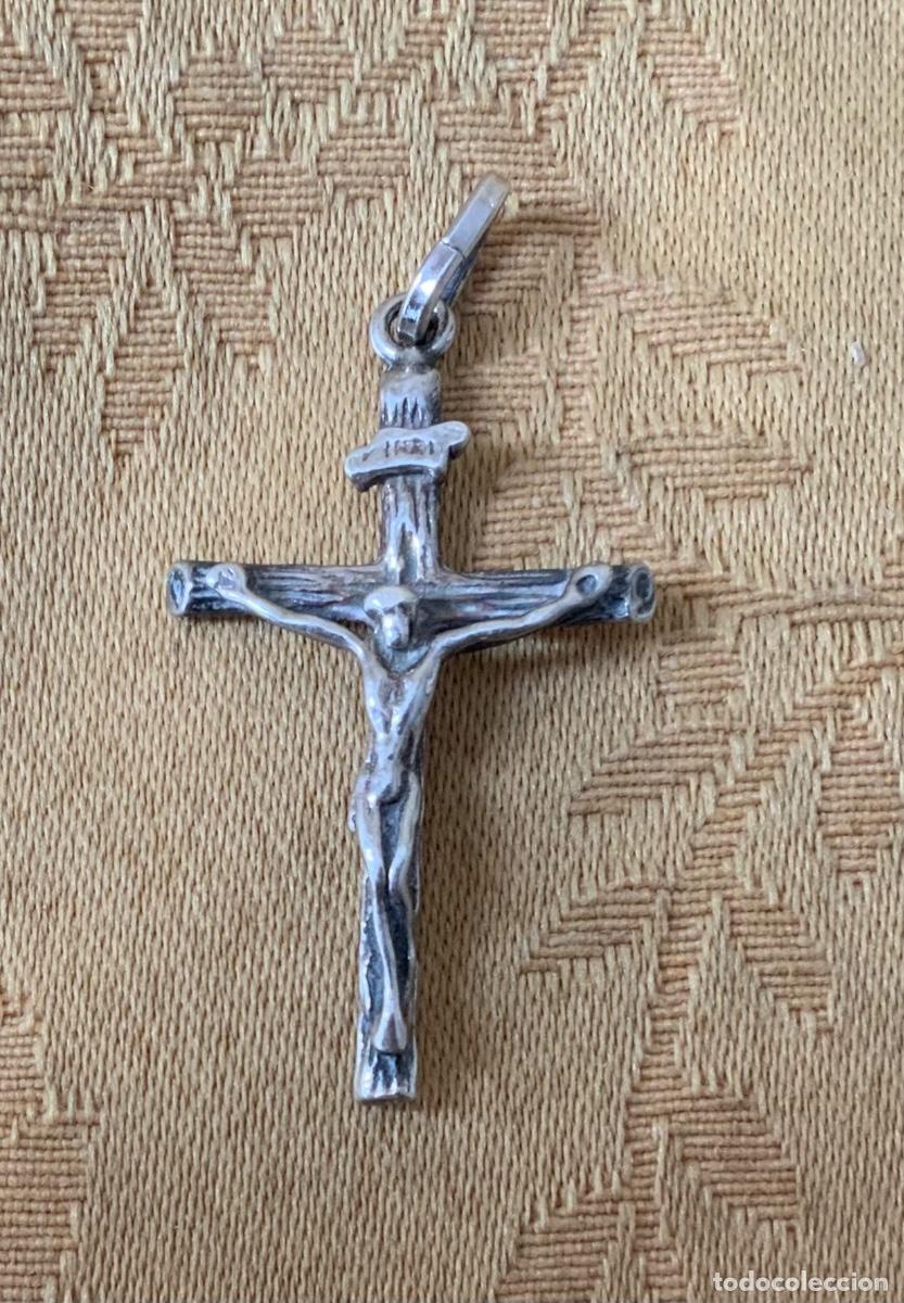 Antig&uuml;edades: COLGANTE CRUZ DE PLATA - Foto 1