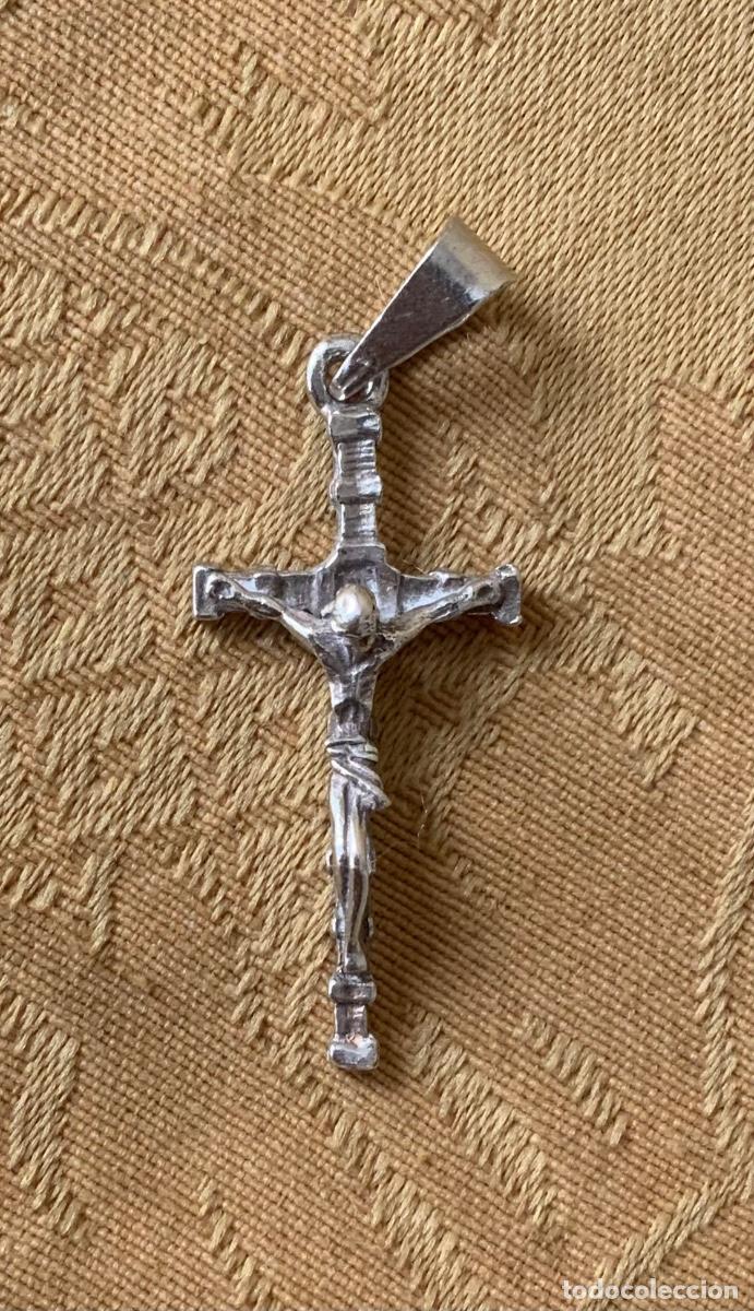 Antig&uuml;edades: COLGANTE CRUZ DE PLATA - Foto 1