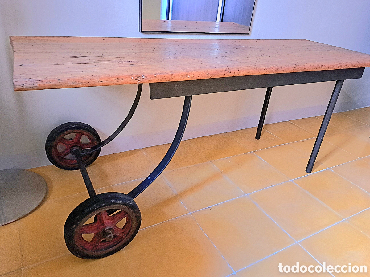 Antig&uuml;edades: Mesa con ruedas - Foto 3