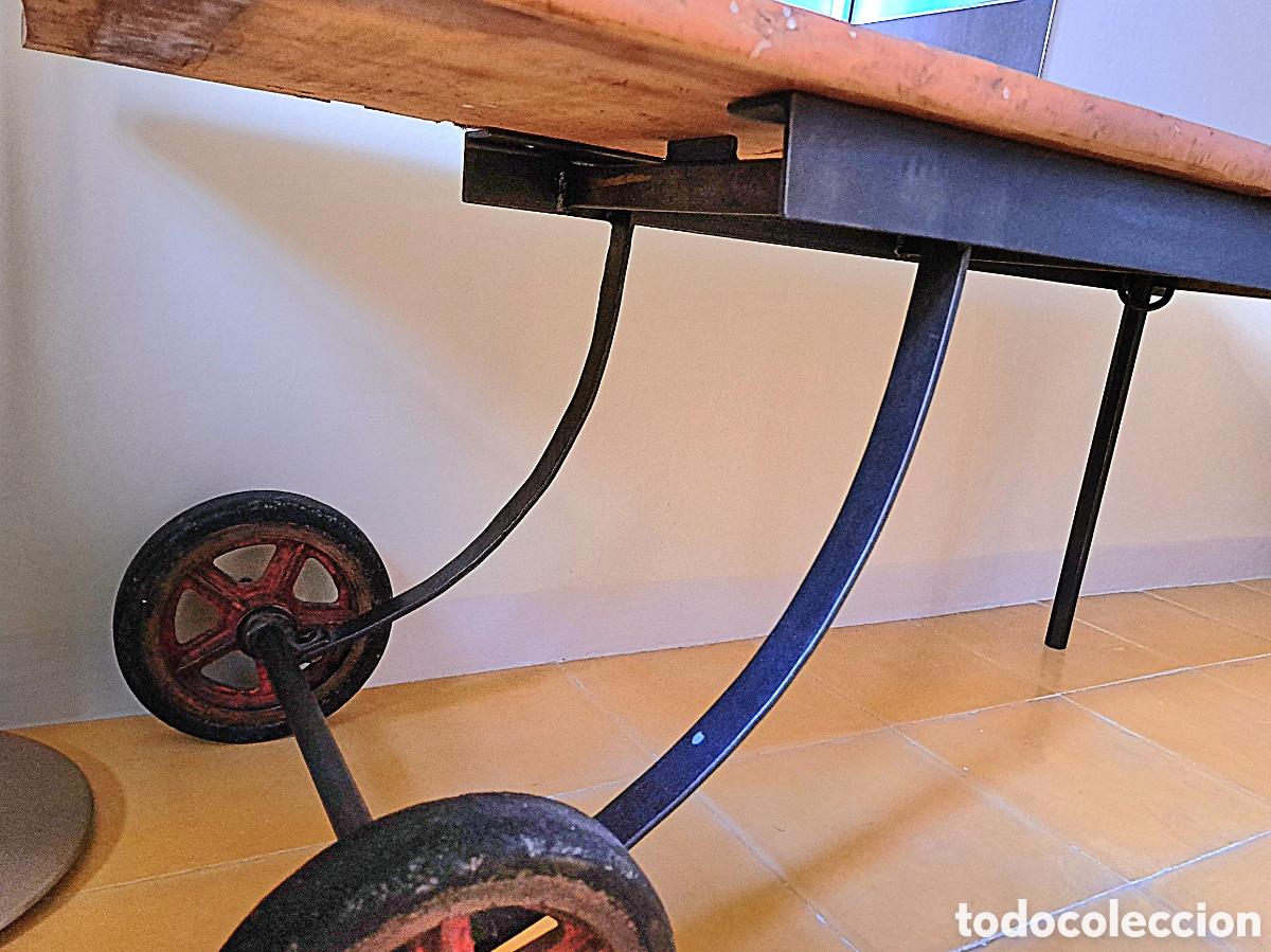 Antig&uuml;edades: Mesa con ruedas - Foto 4