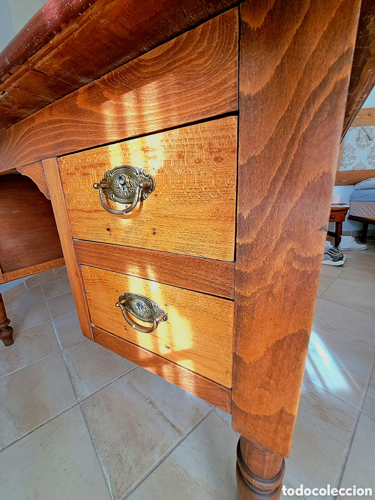 Antig&uuml;edades: Mesa de escritorio restaurada. Entrega en mano - Foto 2