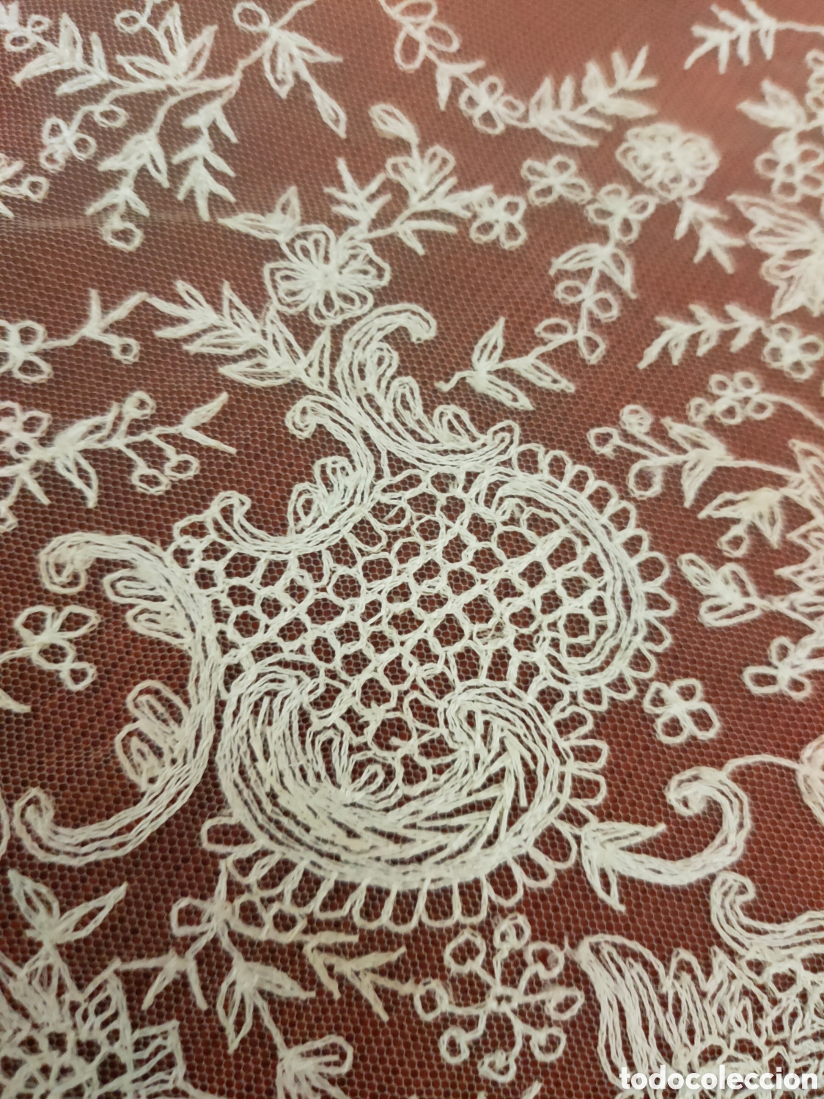 Antig&uuml;edades: Mantilla bordada a mano - Foto 5