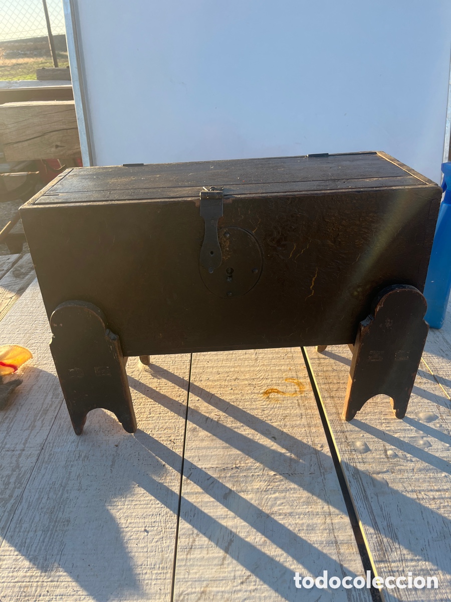 Antig&uuml;edades: Antigua caja de madera - Foto 1