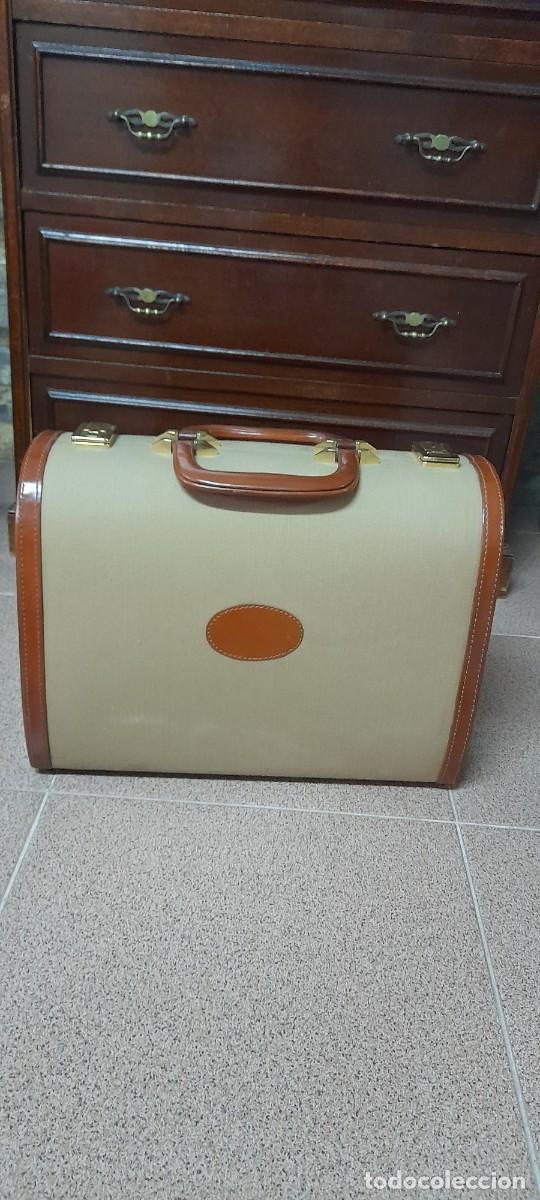 Antig&uuml;edades: BOLSO MALETA UBRIQUE - Foto 1