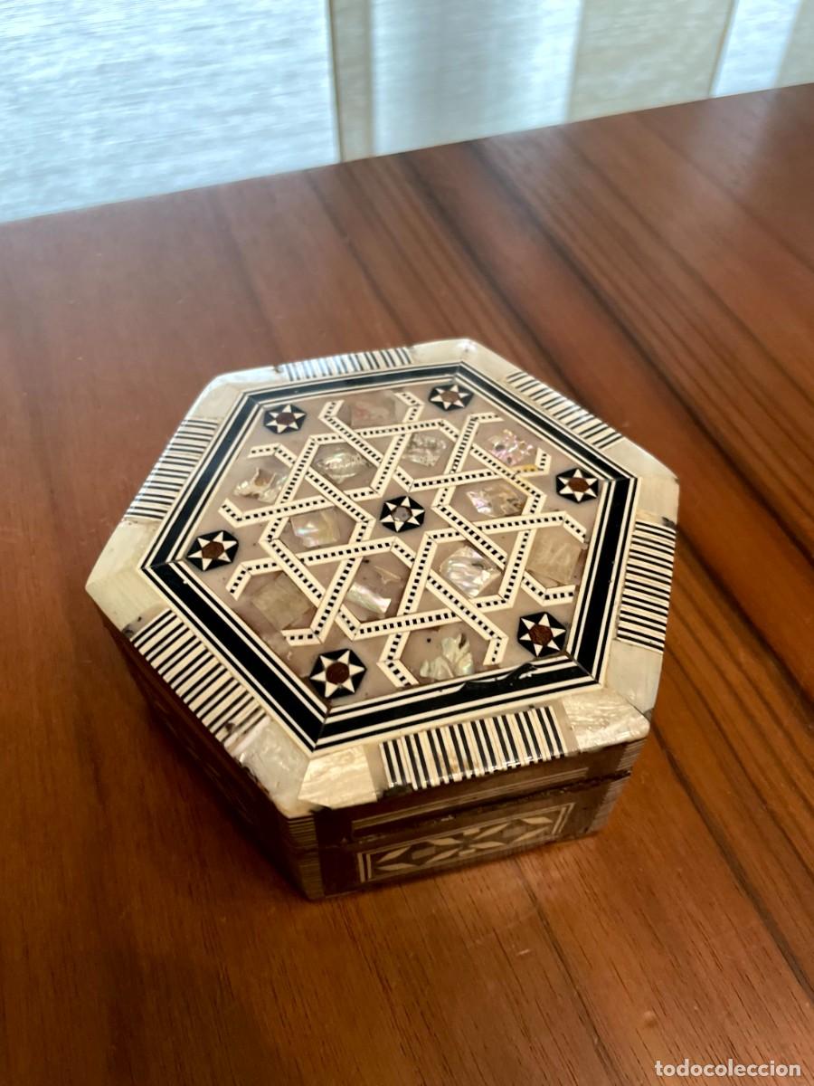 Antig&uuml;edades: Caja joyero arabe - Foto 1