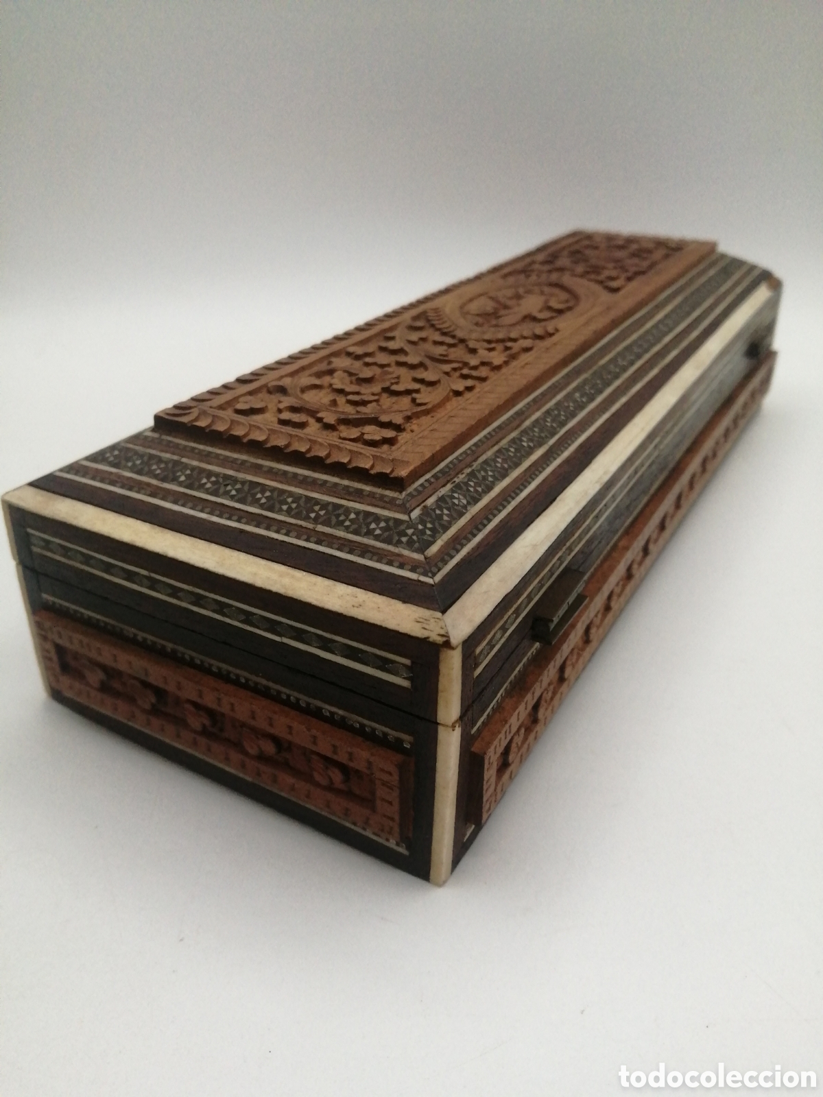 Antig&uuml;edades: Antigua caja rectangular madera de S&aacute;ndalo y taracea - Foto 2