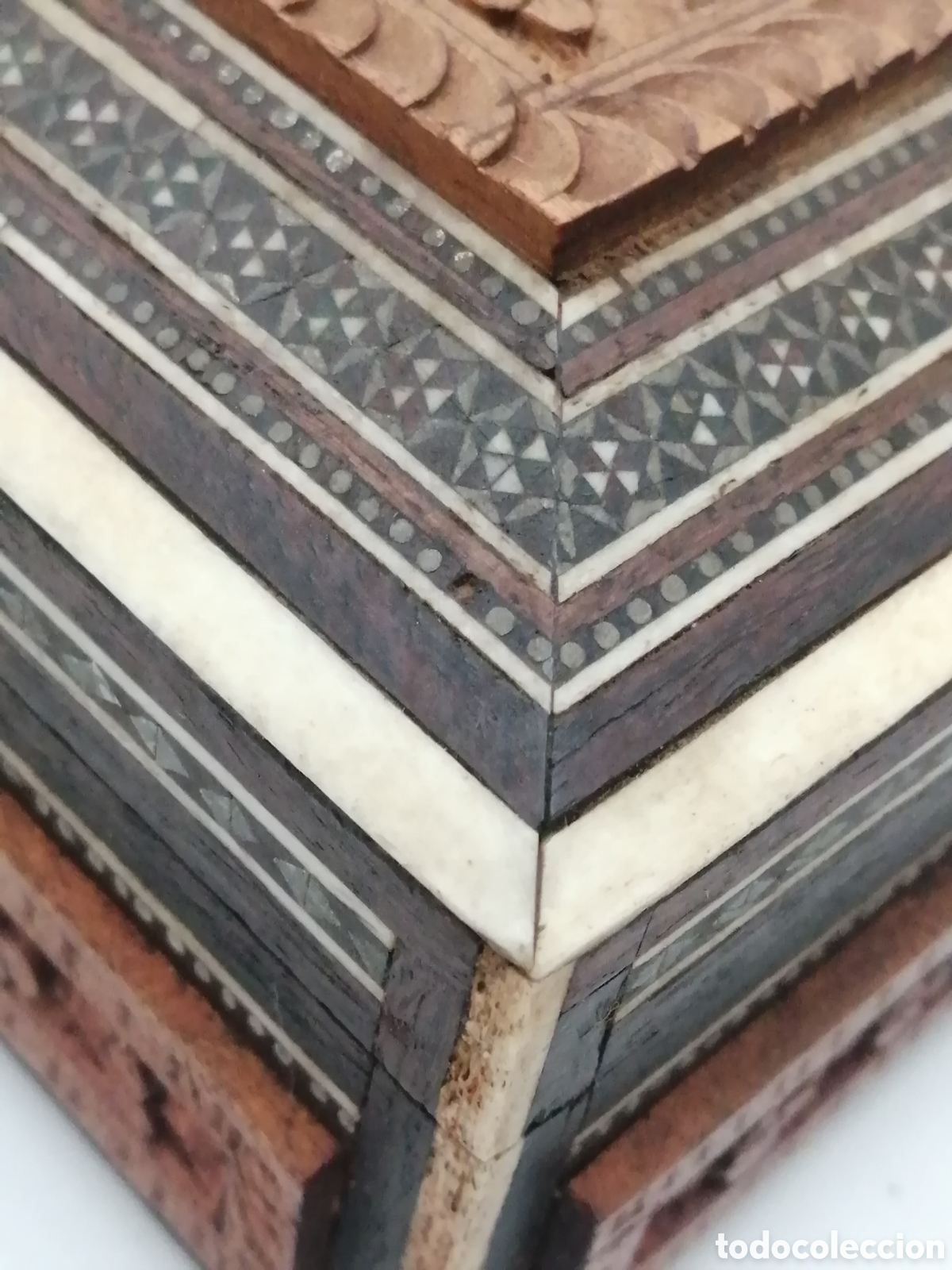 Antig&uuml;edades: Antigua caja rectangular madera de S&aacute;ndalo y taracea - Foto 6