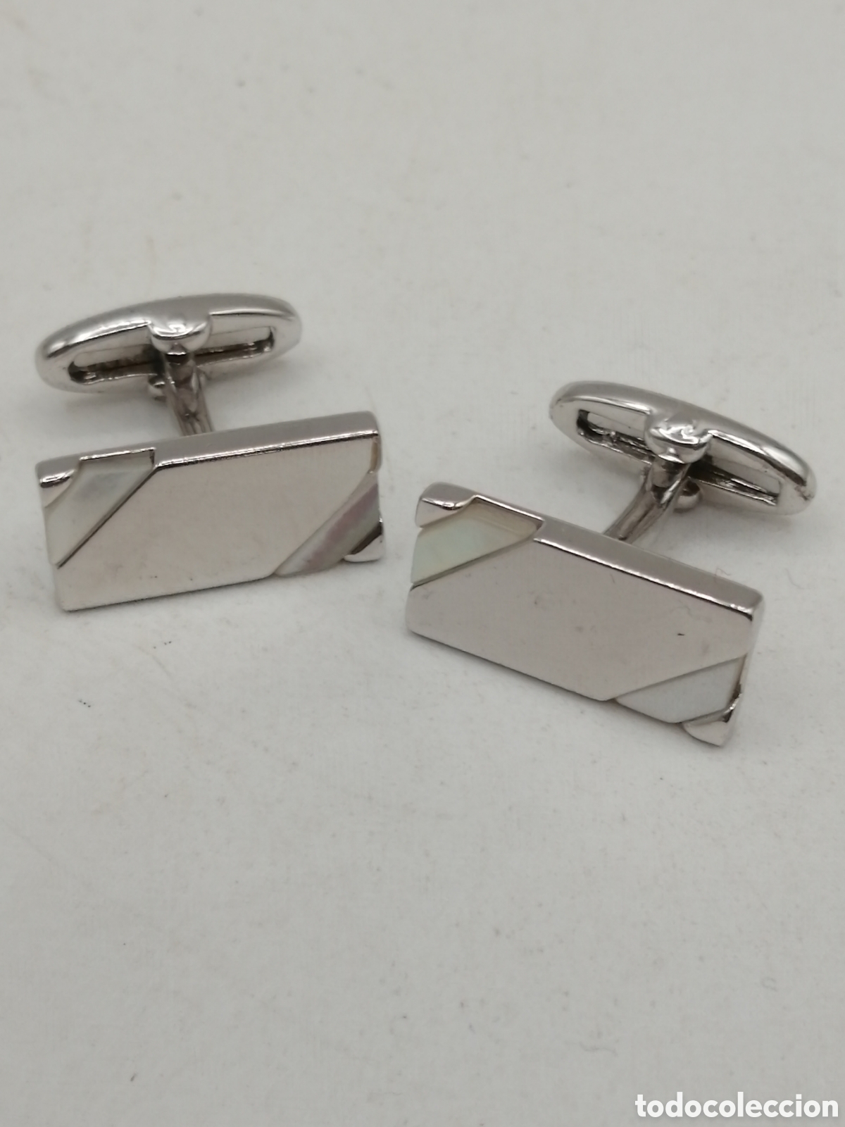 Antig&uuml;edades: Gemelos metal plateado y n&aacute;car - Foto 1
