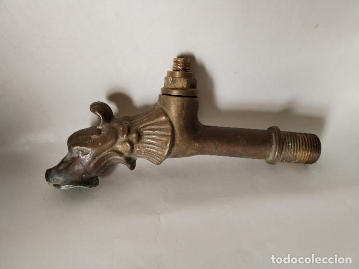 Antig&uuml;edades: dragon grifo de bronce - Foto 1