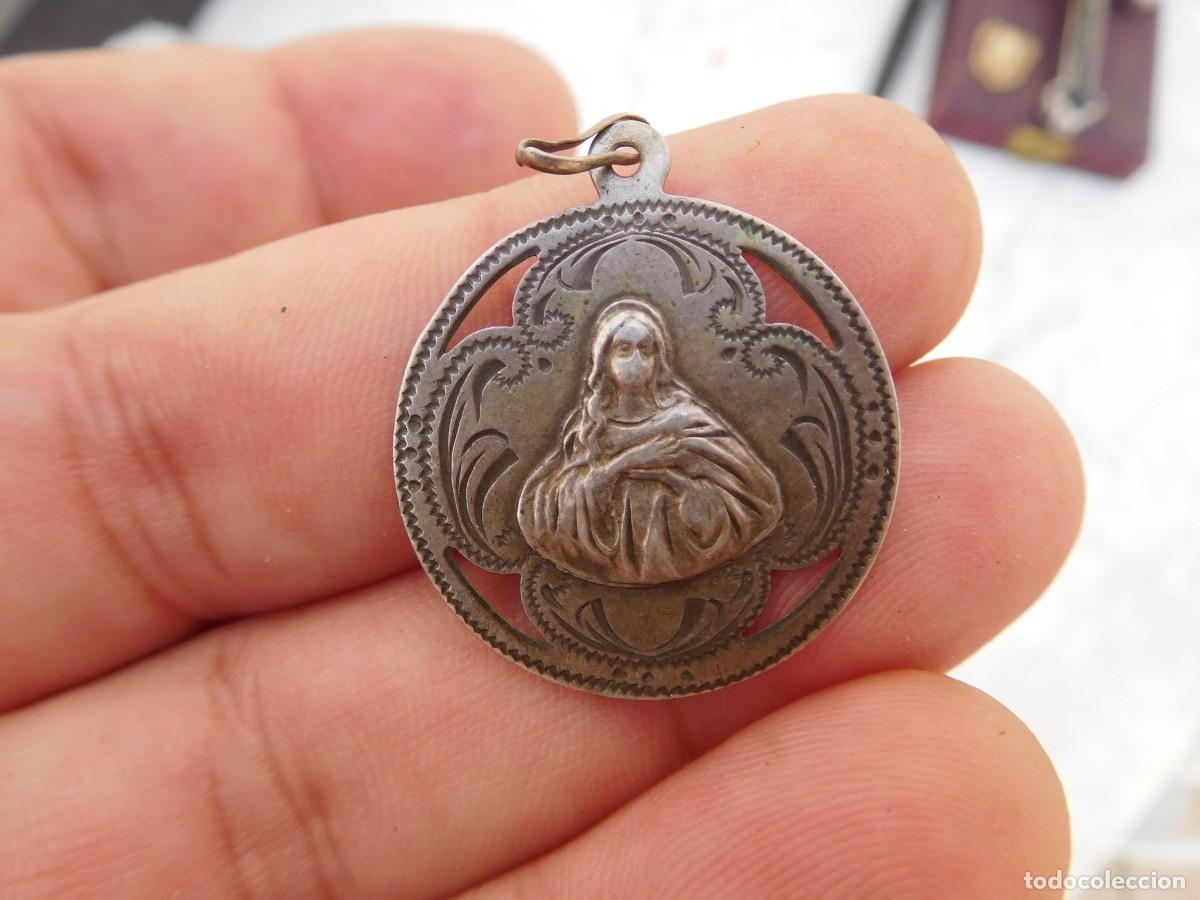 Antig&uuml;edades: Medalla antigua de plata virgen - Foto 2
