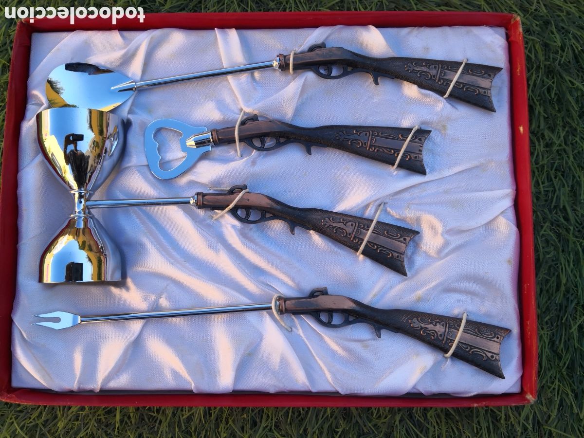 Antiquit&auml;ten: Original estuche&nbsp; con un set de cocteleria, fabricado en acero inoxidable.