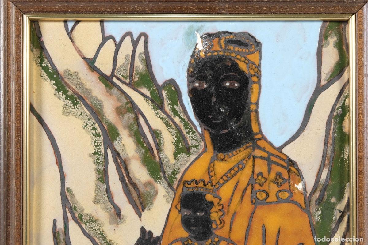 Antig&uuml;edades: Azulejo en loza La Moreneta siglo XX - Foto 3