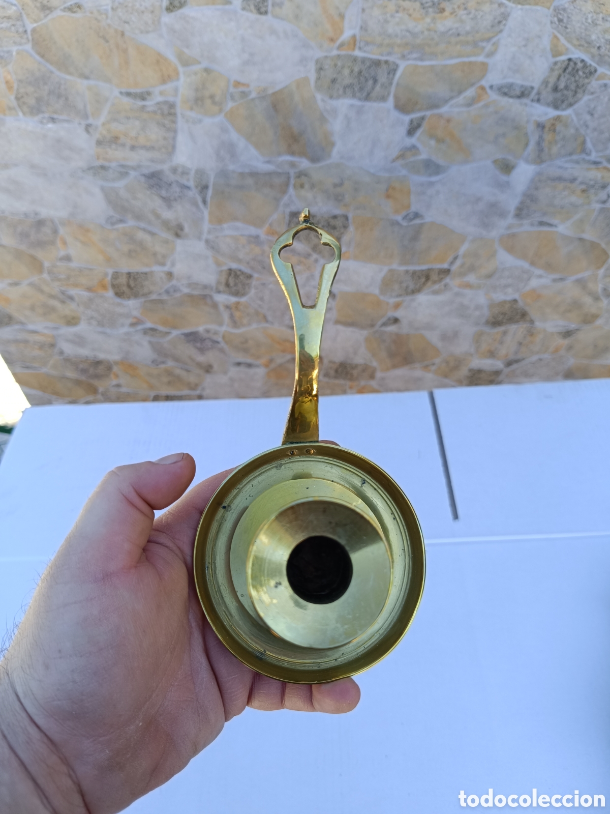 Antig&uuml;edades: Antiguo candelabro de lat&oacute;n - Foto 2
