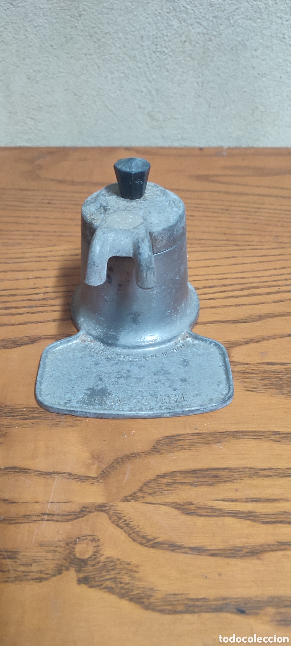 Oggetti Antichi: Peque&ntilde;a cafetera Mignon dos tazas, 2 tazze, aluminio para limpiar y restaurar