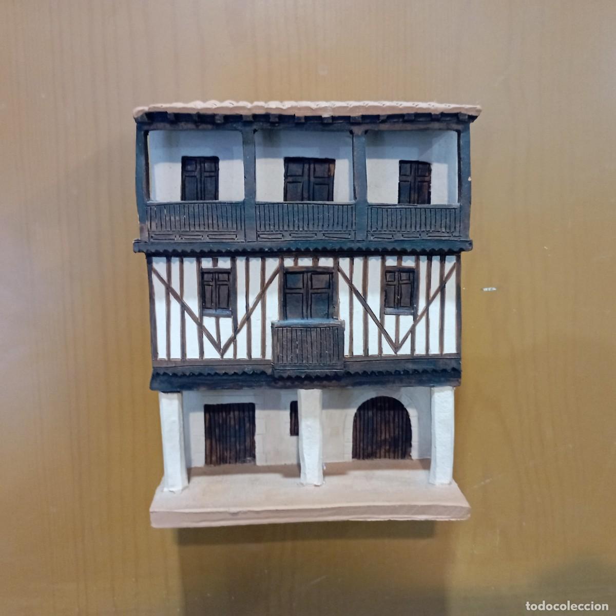 Antig&uuml;edades: casa de terracota de colgar - Foto 1