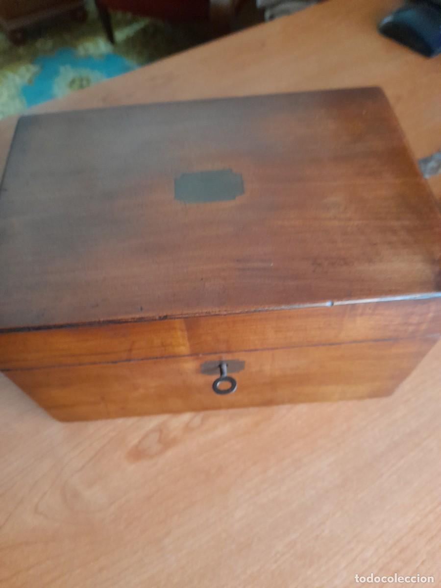 Antig&uuml;edades: Caja de caoba - Foto 3