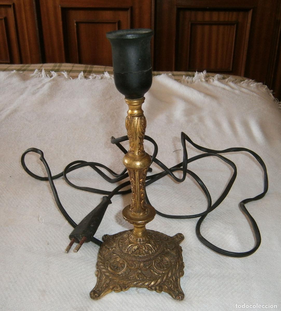 Antig&uuml;edades: pie de lampara de bronce 23 cm de alta - Foto 2
