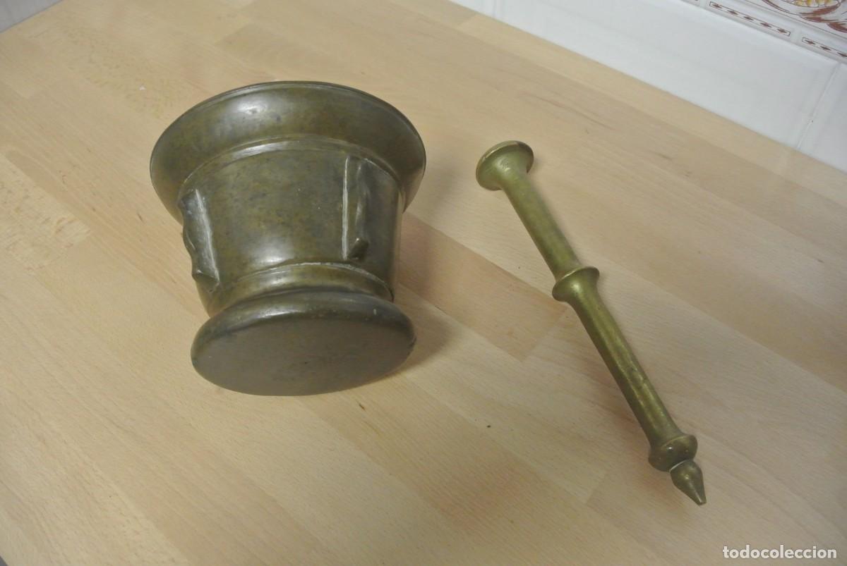 Antig&uuml;edades: ALMIREZ DE COSTILLAS EN BRONCE