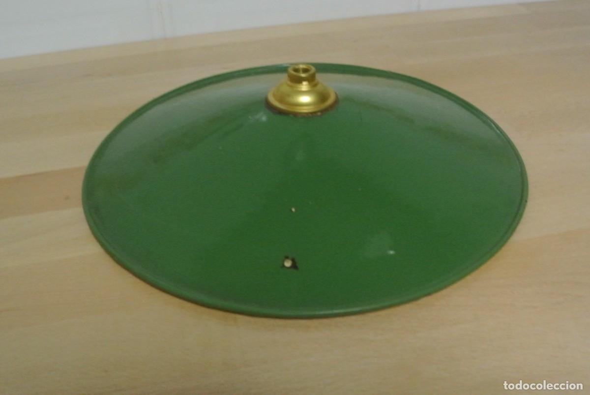 Antig&uuml;edades: PLAFON ESMALTADO CON CASQUILLO - Foto 2