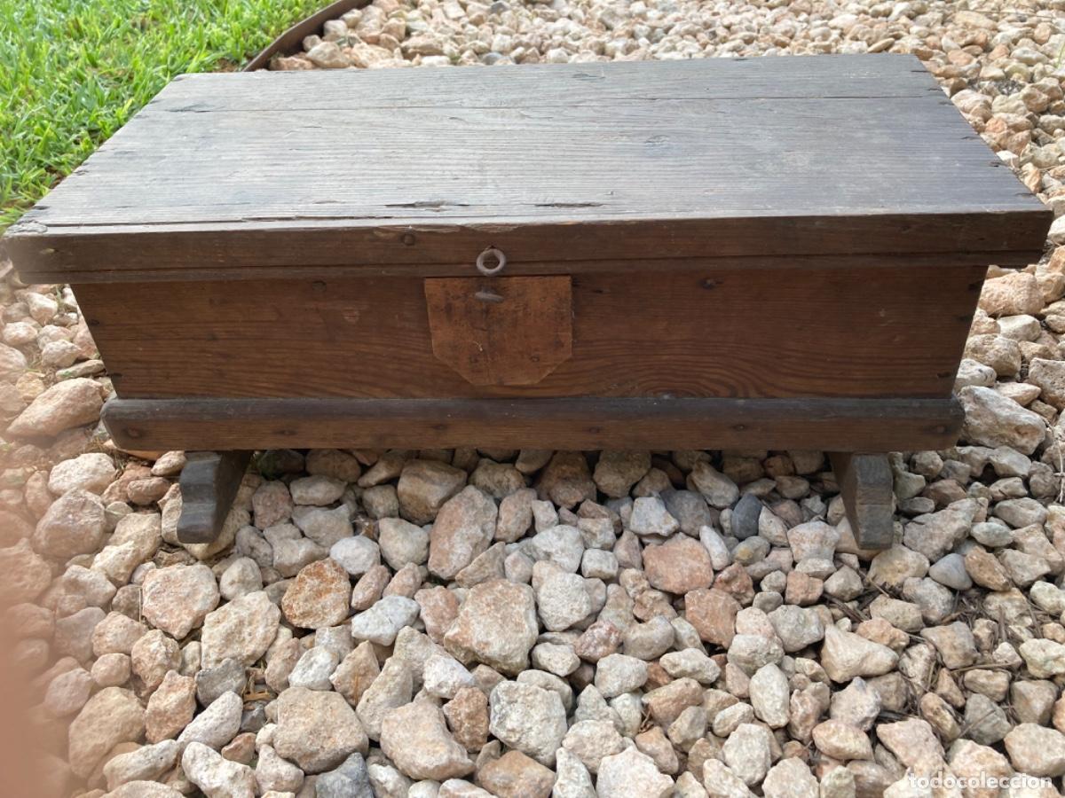 Antig&uuml;edades: Caja o cofre de madera antigua - Foto 6