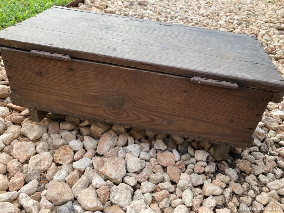 Antig&uuml;edades: Caja o cofre de madera antigua - Foto 7