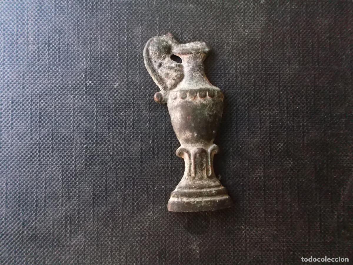 Antig&uuml;edades: embellecedor antiguo de mueble bronze - Foto 3