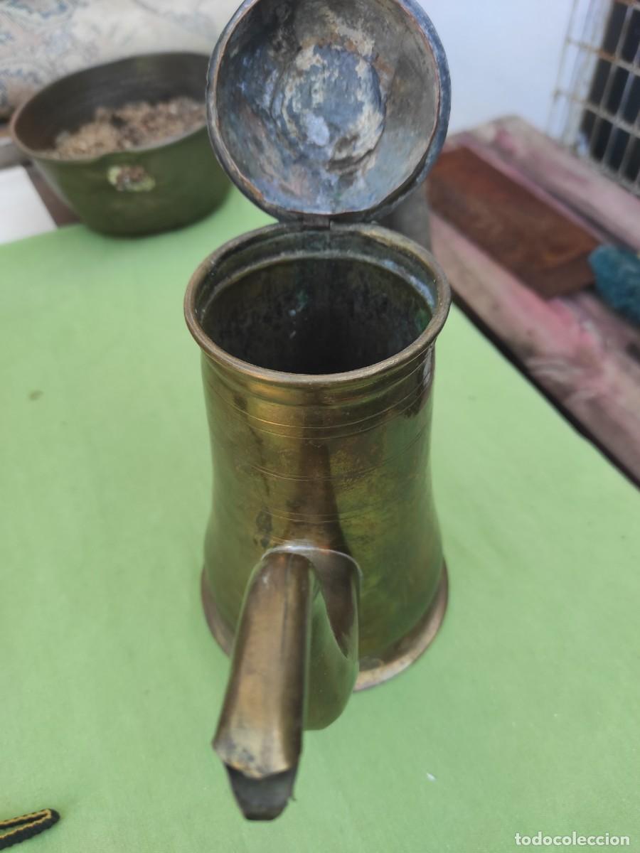 Antig&uuml;edades: Cafetera de lat&oacute;n - Foto 2