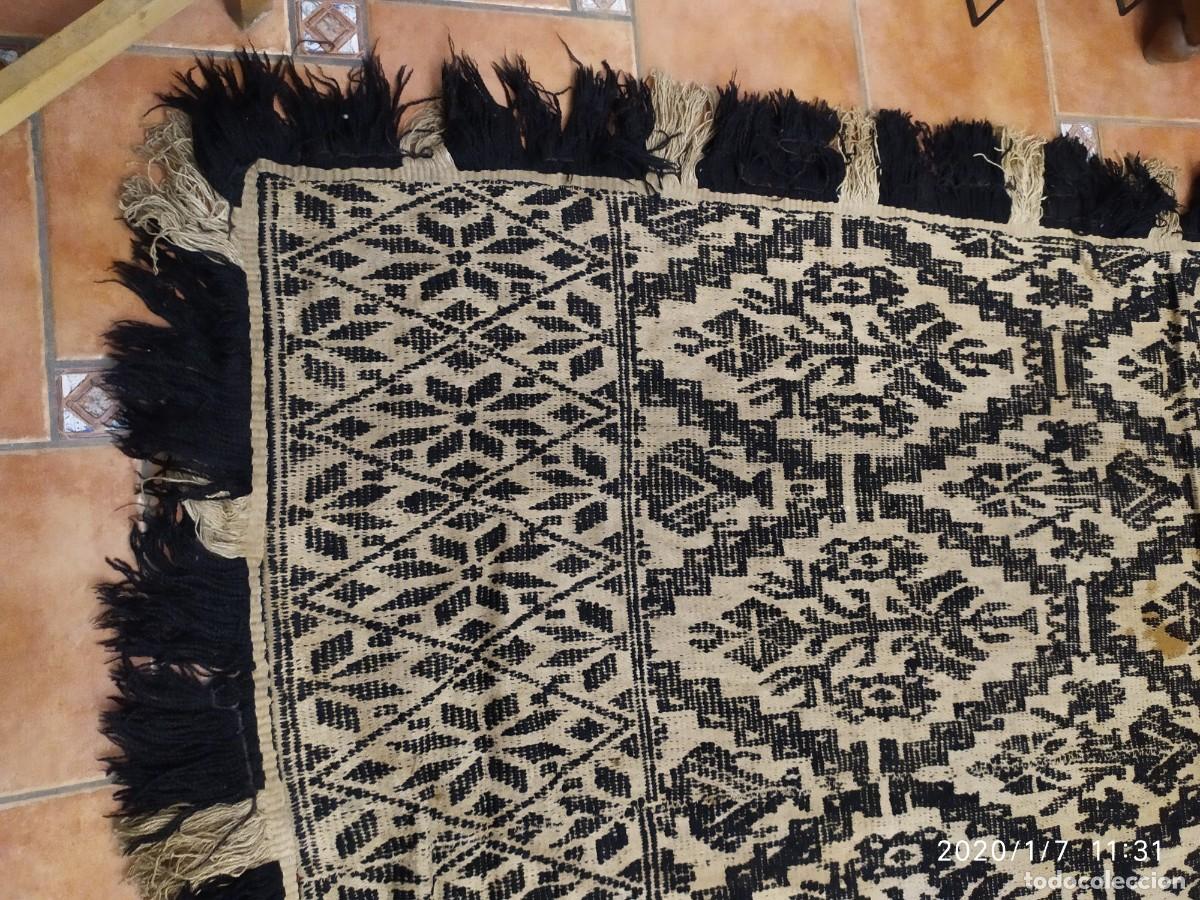 Antig&uuml;edades: ALFOMBRA-COBERTOR CON FLECO DE TELAR MANUAL - Foto 6