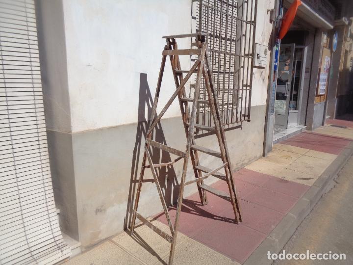 Antig&uuml;edades: ANTIGUA ESCALERA DE PINTOR - Foto 3