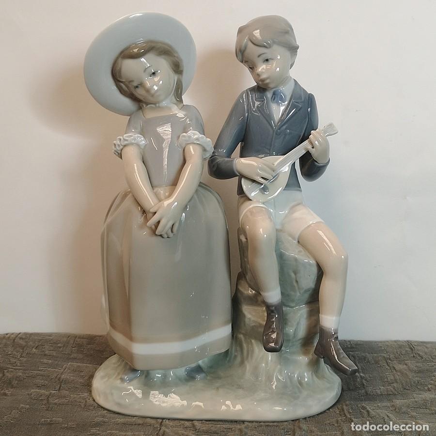 Antig&uuml;edades: Figura Ni&ntilde;os Lladr&oacute; - Foto 1
