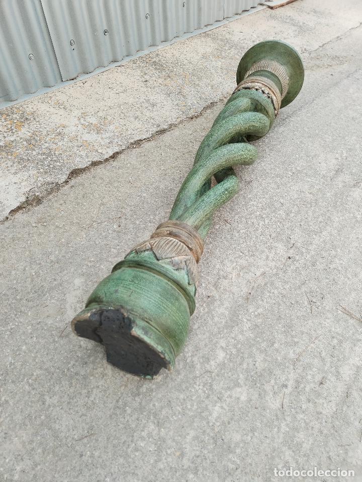 Antig&uuml;edades: mesita peana de madera - Foto 2