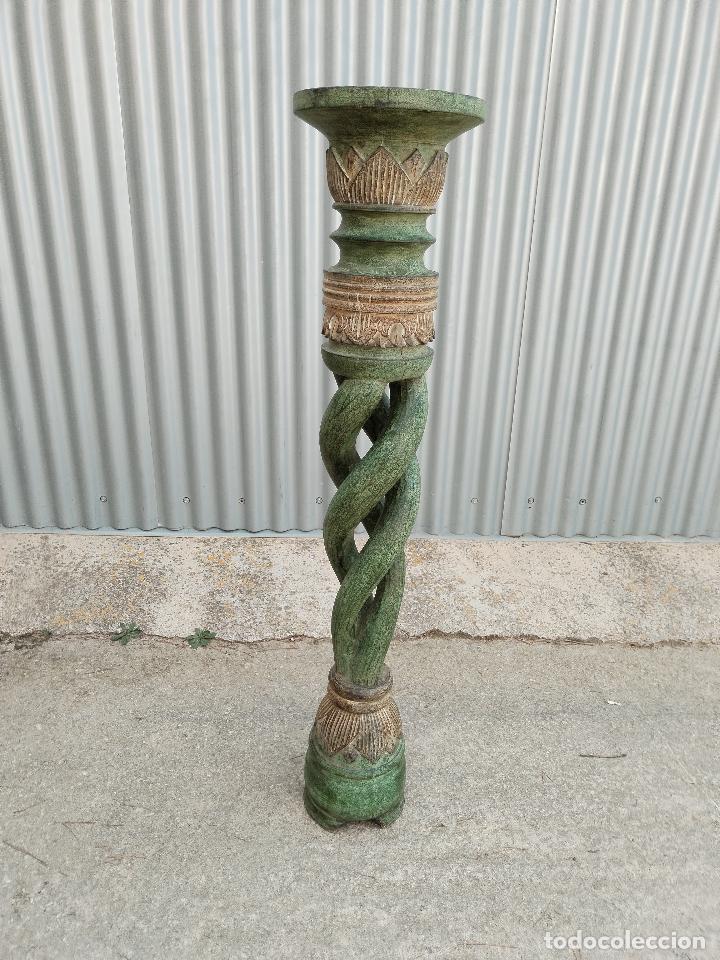 Antig&uuml;edades: mesita peana de madera - Foto 5