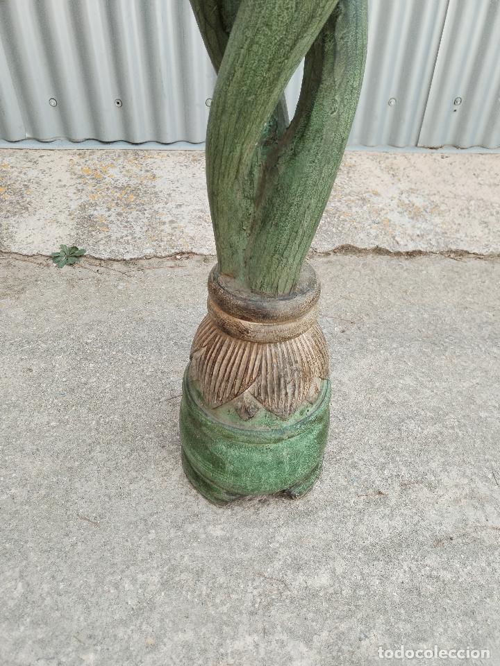 Antig&uuml;edades: mesita peana de madera - Foto 6