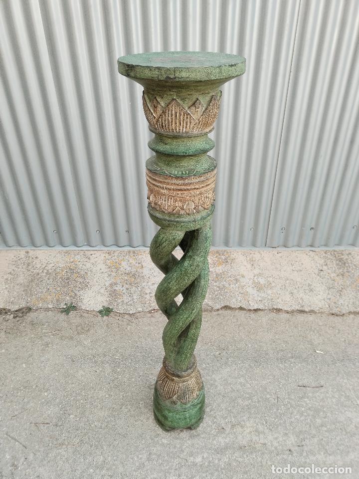 Antig&uuml;edades: mesita peana de madera - Foto 7