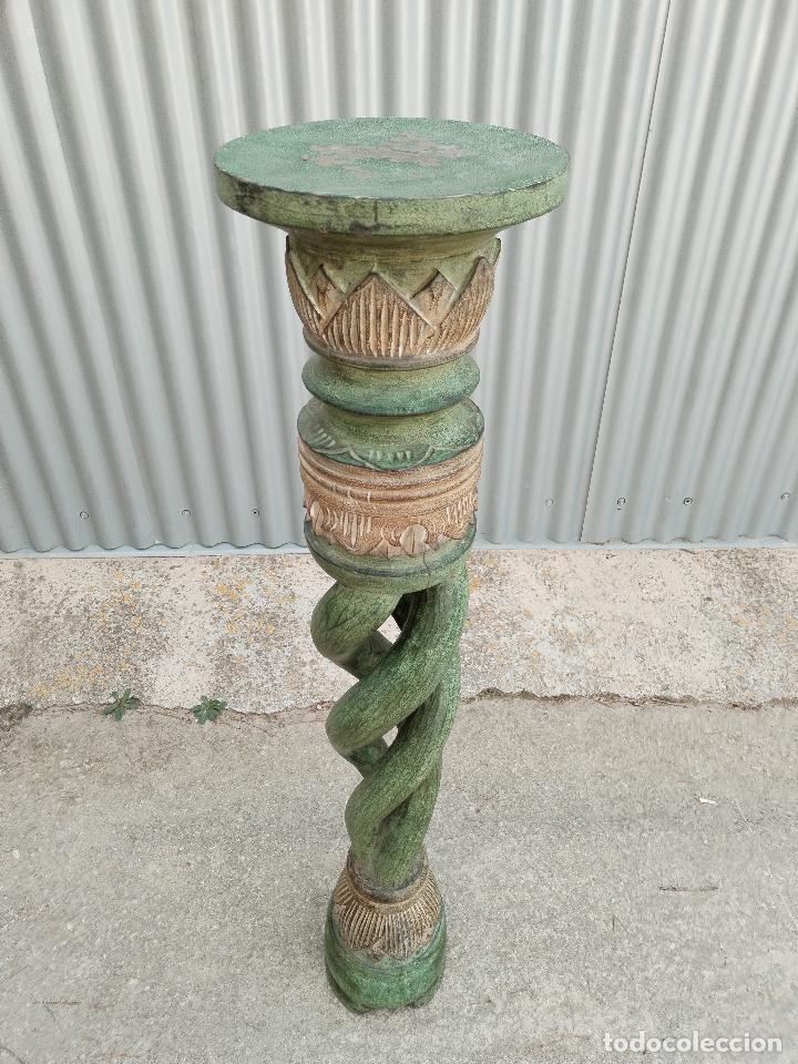 Antig&uuml;edades: mesita peana de madera - Foto 8