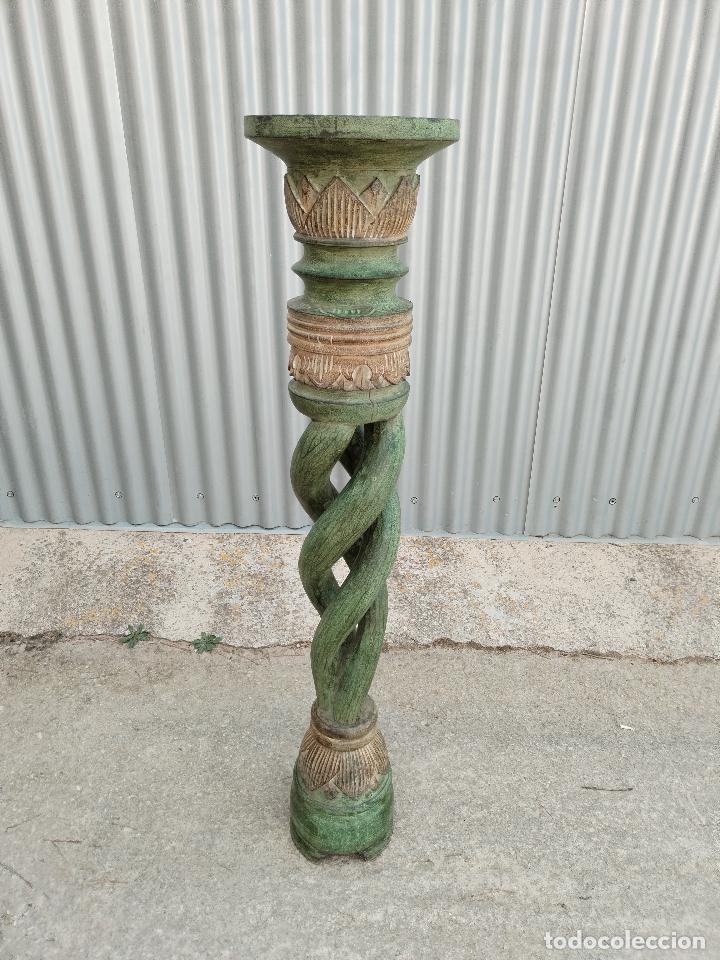 Antig&uuml;edades: mesita peana de madera - Foto 1