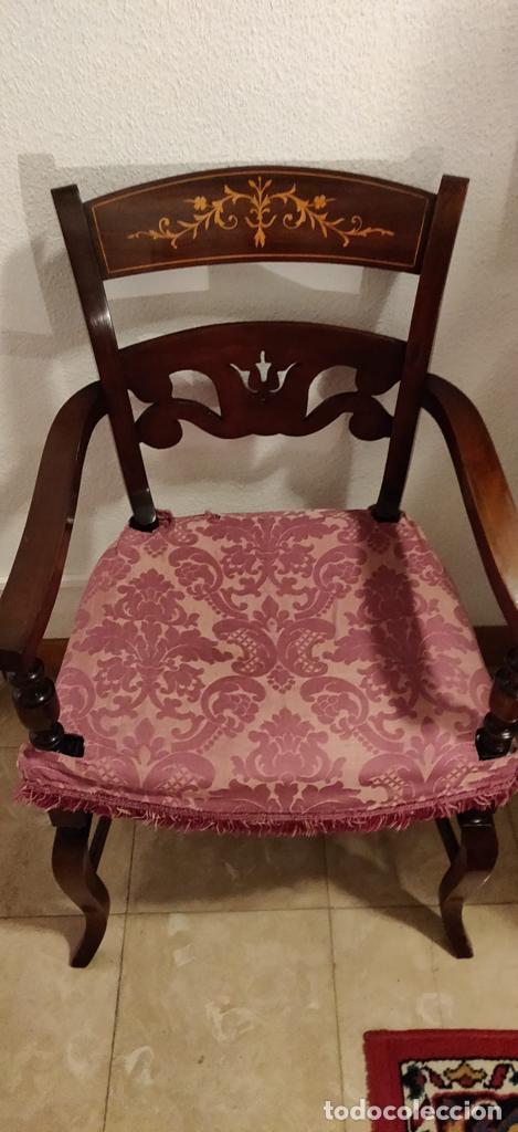 Antig&uuml;edades: Mesa veladora con 2 sillones - Foto 1