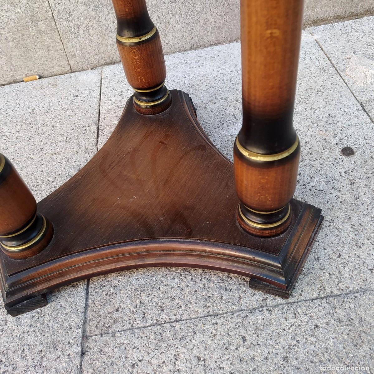 Antig&uuml;edades: Velador de tres columnas SXX - Foto 5